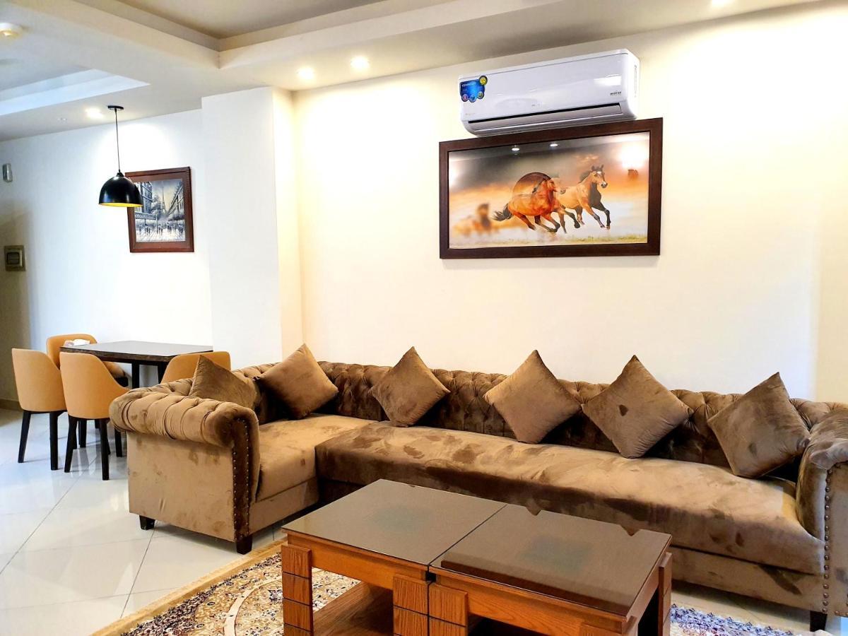 Luxurious Landing Apartments & Suites Bahria Town Rawalpindi Exterior photo