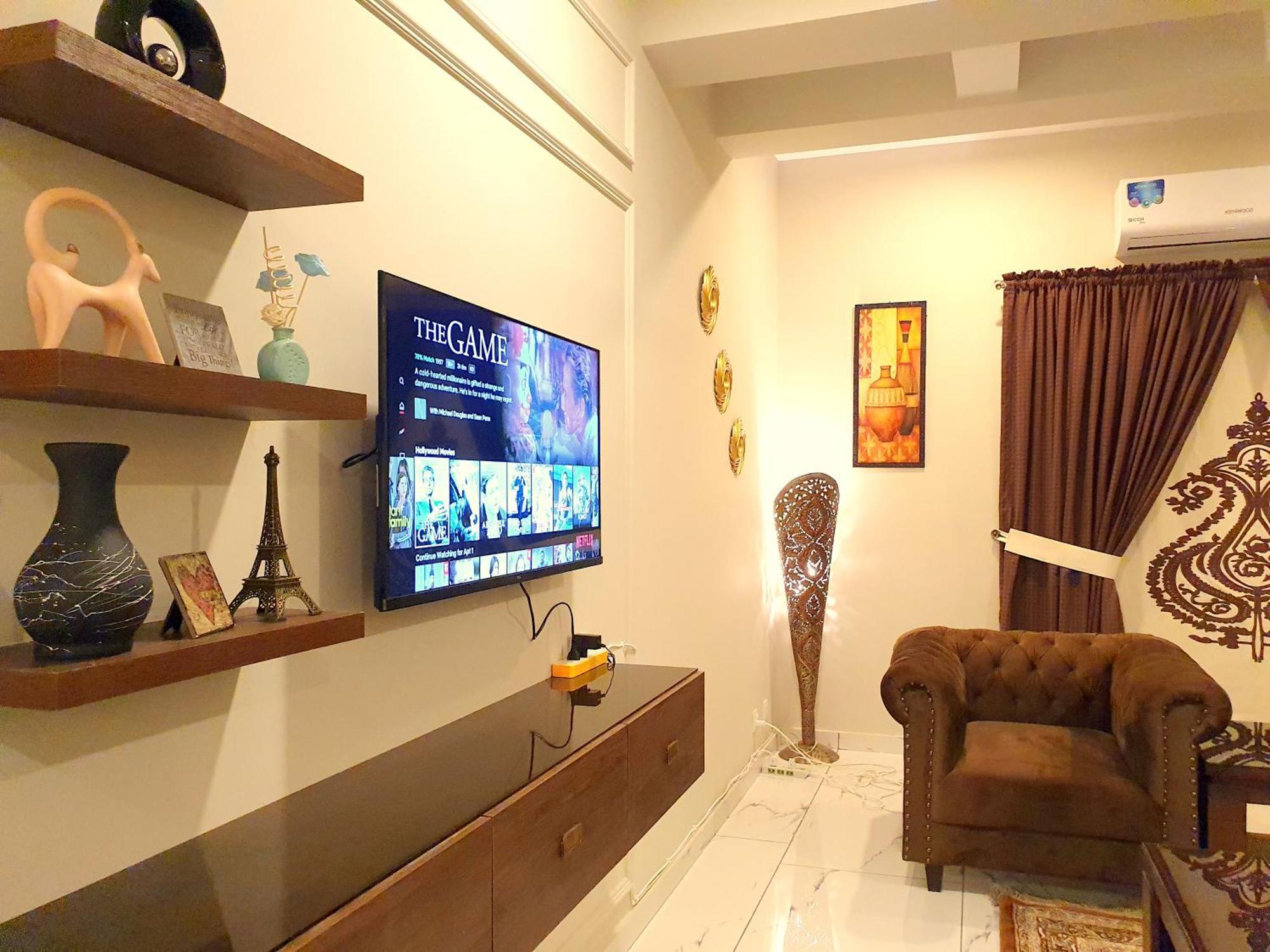 Luxurious Landing Apartments & Suites Bahria Town Rawalpindi Room photo